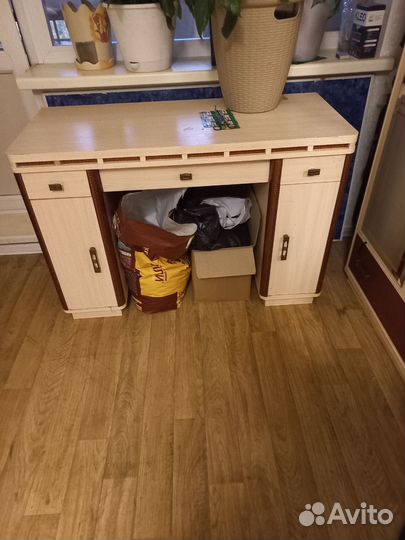 Туалетный столик с зеркалом бу