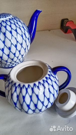 Большой заварочный чайник и сахарница.ифз