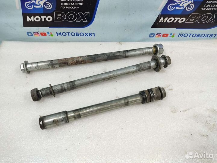 Ось Honda VTR 1000 f