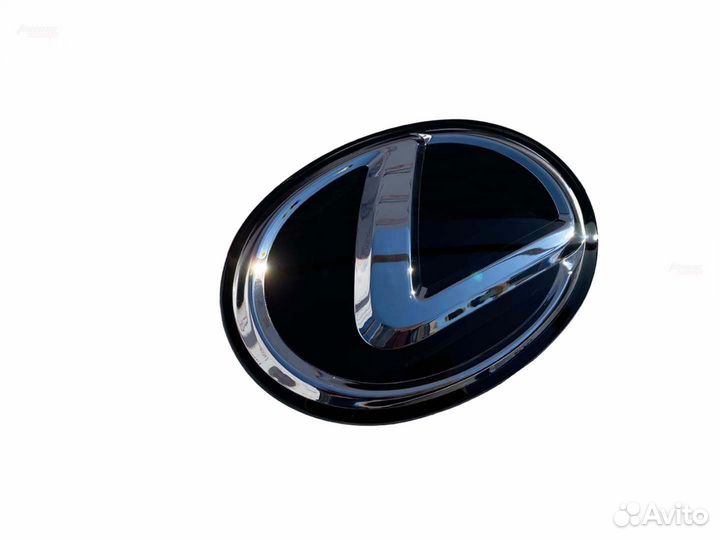 Эмблемма в решетку радиатора Lexus LX 570 L2770
