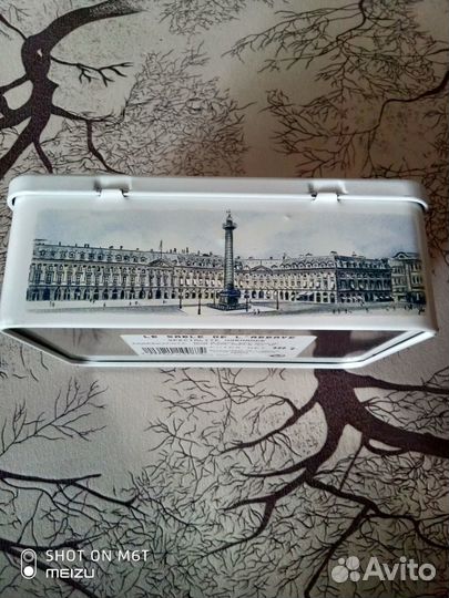 Жестяная банка из под печенья. Франция 1997 год