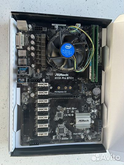 Материнская плата с процессором и памятью