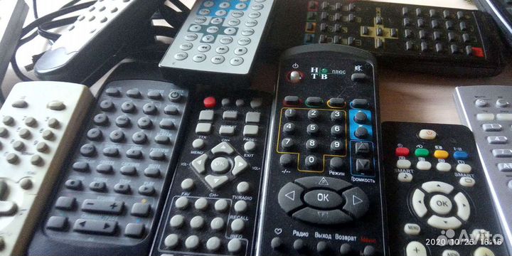 Пульт ду,для тв,и аппаратуры,меняю на приставку