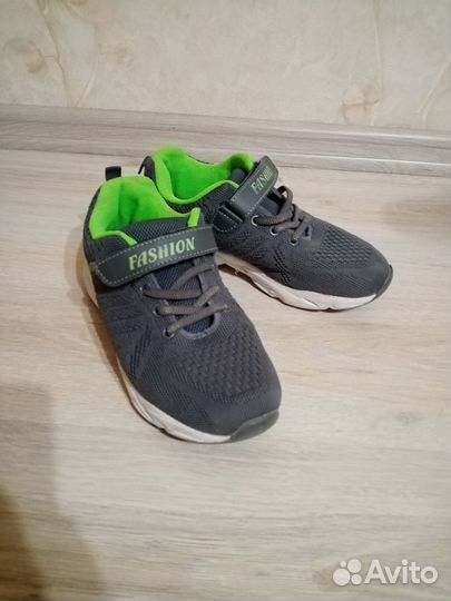 Кроссовки детские