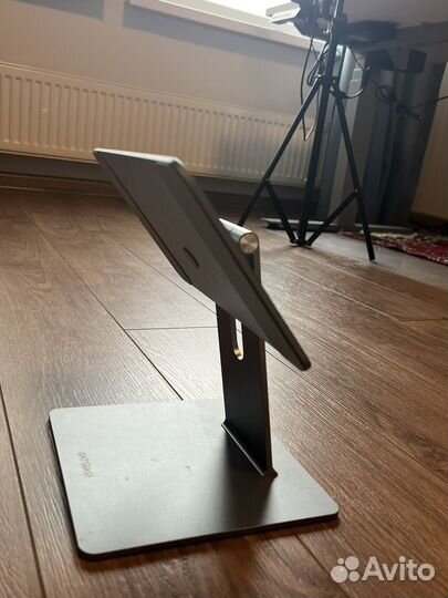 Магнитная Подставка для iPad