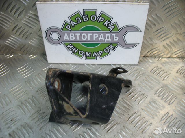 Кронштейн двигателя Volkswagen Golf 3 Vento 1992г