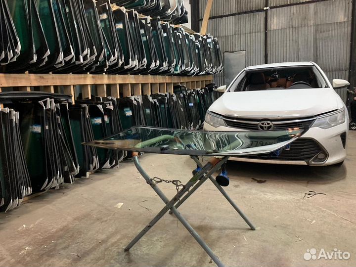 Лобовое стекло Toyota Camry. Магазин автостекол