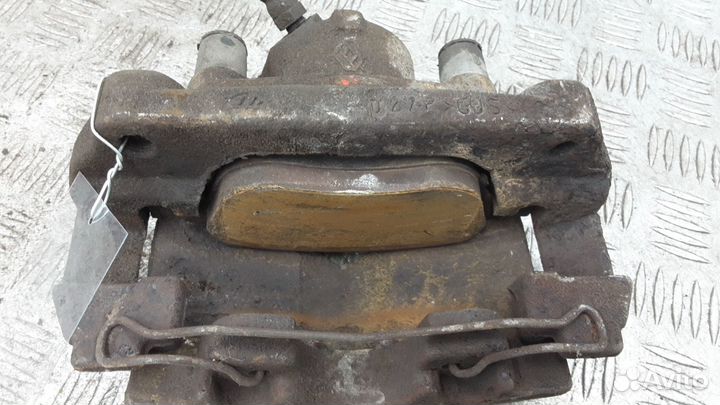 Суппорт передний левый Renault Fluence 2012