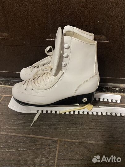 Коньки фигурные 38 размер