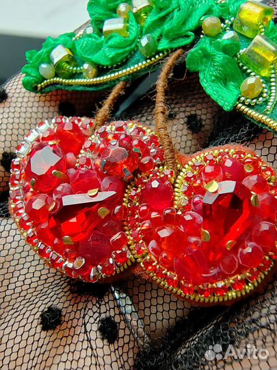 Брошь из бисера