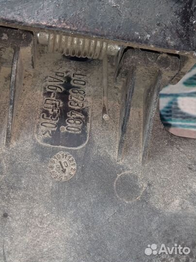 Ответная часть замка капота Audi Q7 4L (2005—2009)