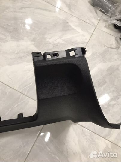 Накладка торпедо над коленями водителя Golf 6