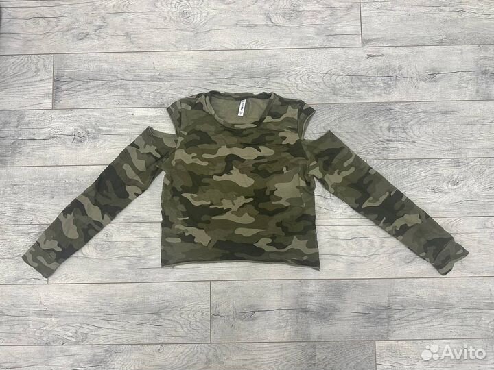 Джемпер и новая юбка цвета хаки на 23 февраля