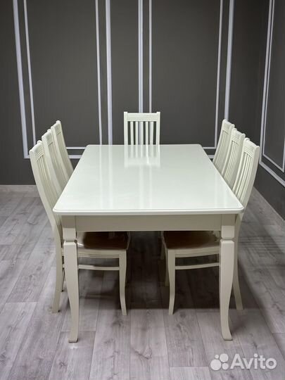 Стол в наличии