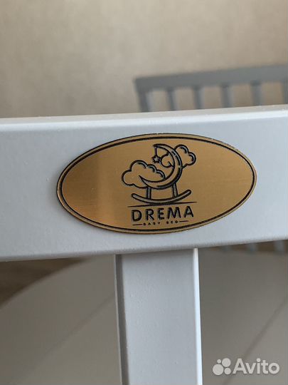 Кровать детская б/у из массива бука с маятником