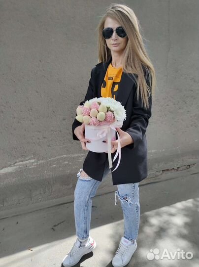 Съедобные букеты из клубники