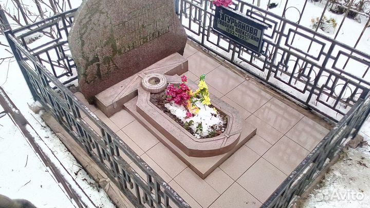 Благоустройство могил на Воскресенском кладбище