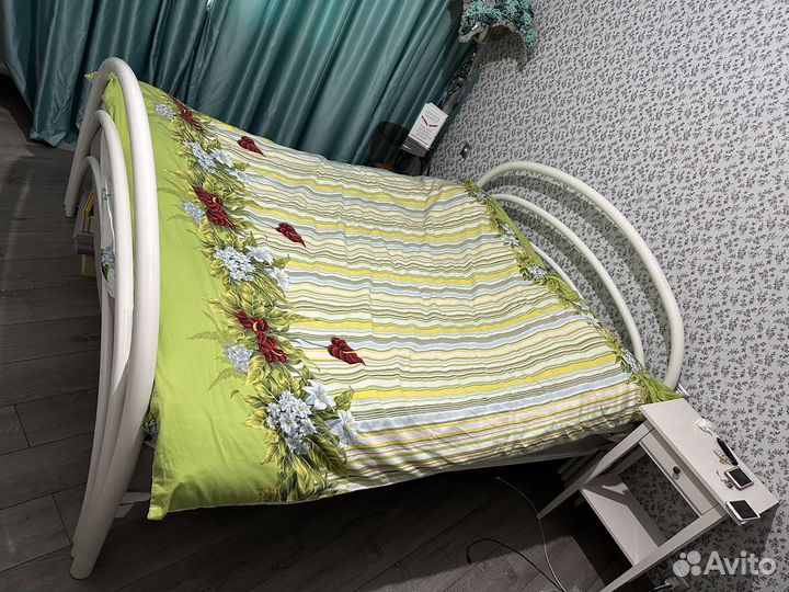 Кровать двухспальная 160 200