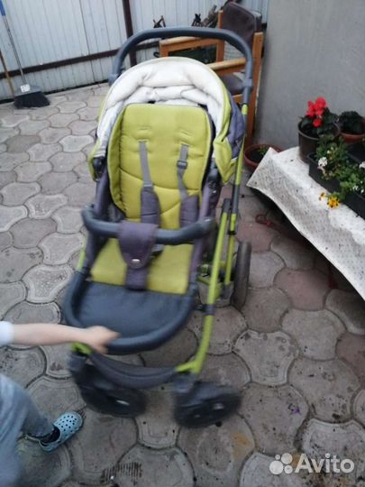 Коляска и стульчик для кормления