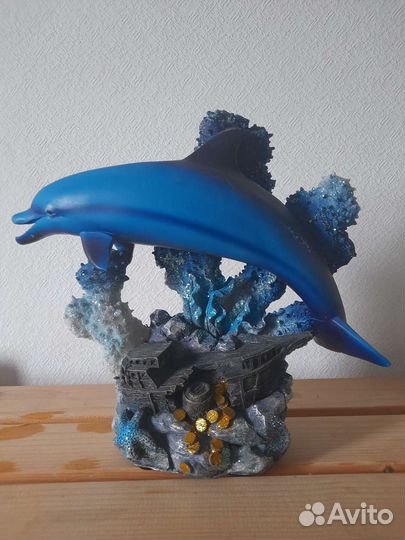 Статуэтка дельфин