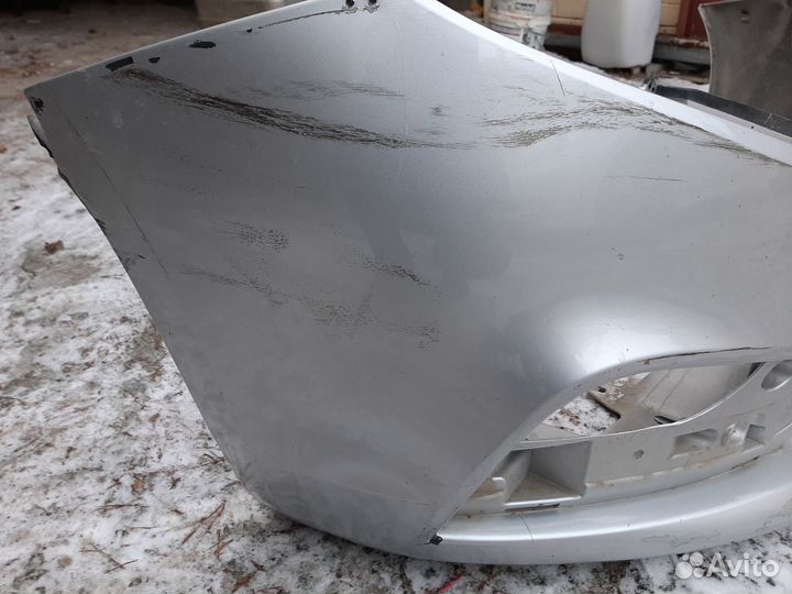 Передний бампер б/у серебристый LADA Vesta