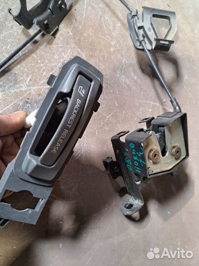 Ручка замок заднего дивана Volvo S80