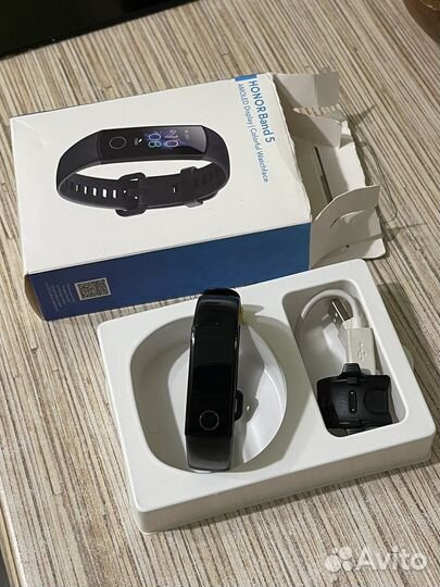 Фитнес браслет Honor Band 5