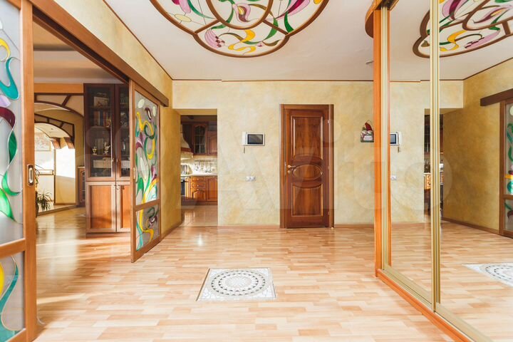 4-к. квартира, 155,8 м², 8/10 эт.