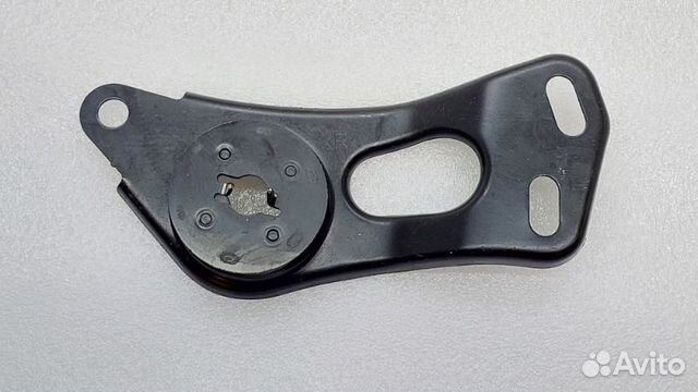 Кронштейн подрамника передний правый Kia K5 DL3