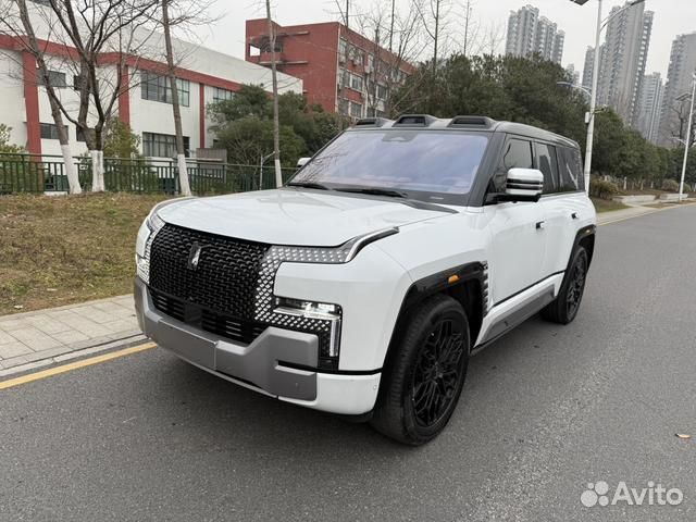 BYD Yangwang U8 2.0 AT, 2024, 550 км