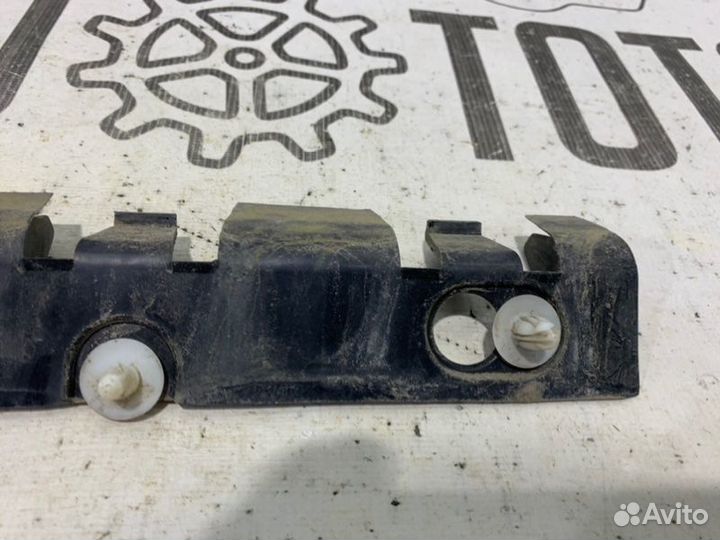 Кронштейн бампера задний левый Renault Logan