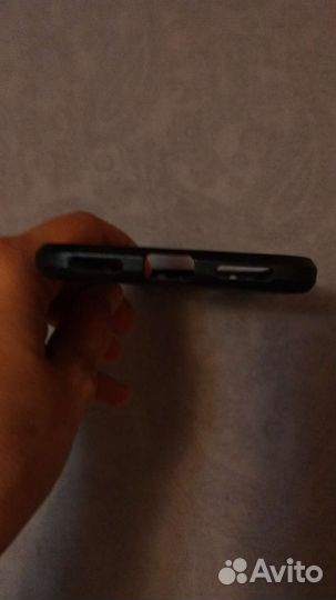 Чехол на телефон