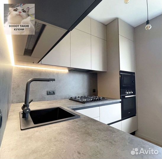 Прямая в потолок кухня на заказ