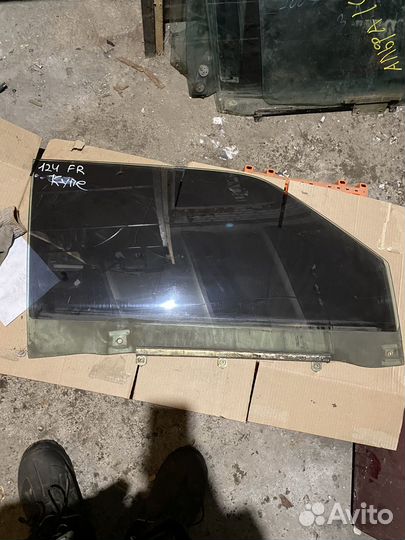 Стекло переднее правое mercedes w124 купе