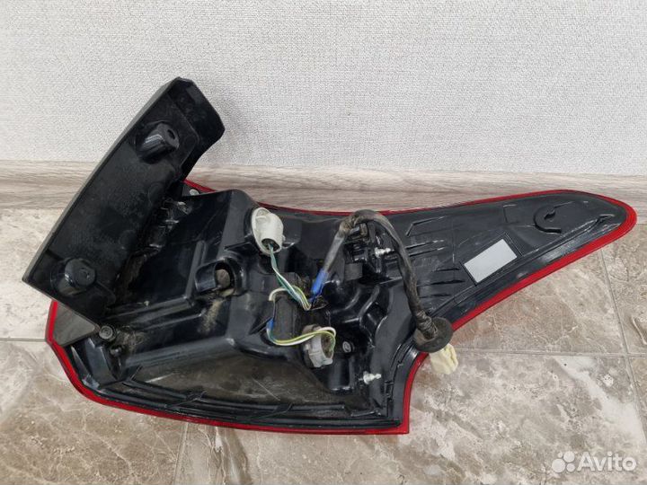 Фонарь наружный задний левый Mitsubishi Outlander