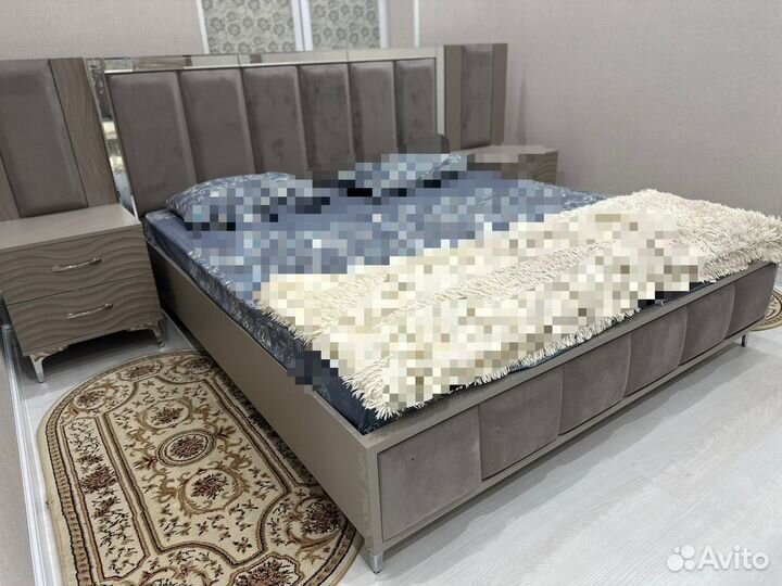 Спальный гарнитур