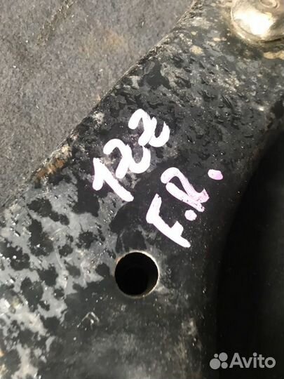 Рычаг подвески передний правый Toyota Wish 1zzfe