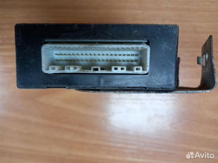 Блок управления замками Nissan Note E11