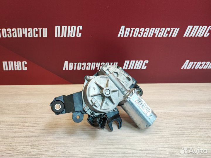 Мотор стеклоочистителя Renault Duster