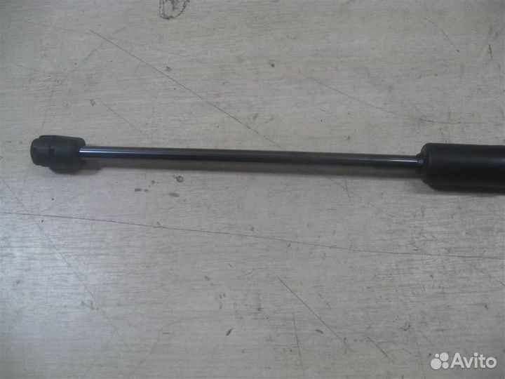 Амортизатор багажника правый KIA Sorento XM 2017