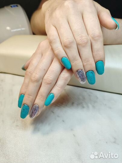 Модель на маникюр