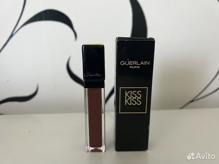 Блеск для губ Guerlain KissKiss