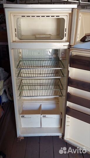Холодильник бирюса СССР старый
