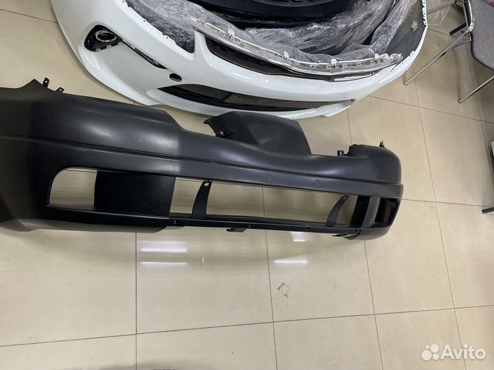 Бампер передний Mitsubishi Outlander 1 (2002-2006)