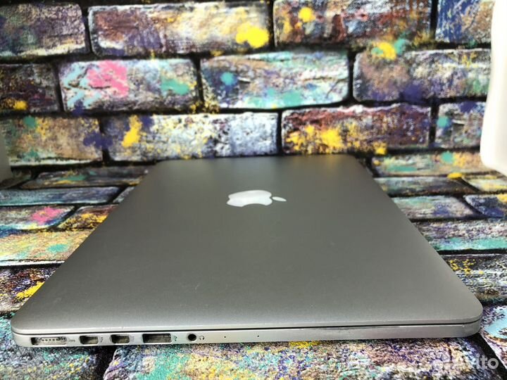 Macbook pro 13 8/256gb, MacOs Monterey 2021год