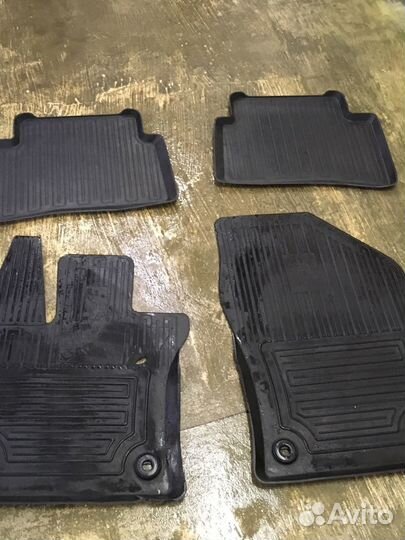 Резиновые ковры Lexus UX