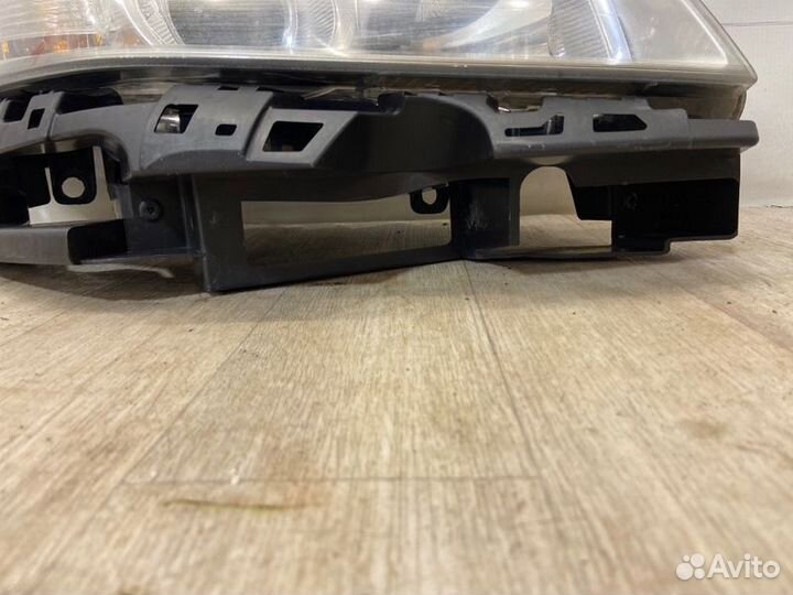 Фара передняя правая Renault Megane 2 BM1R K4MD812