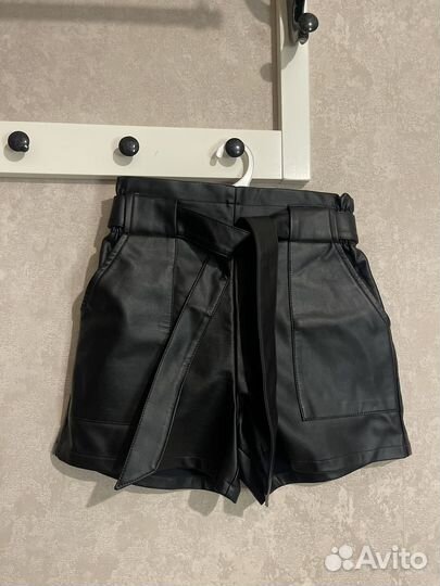 Кожаные шорты