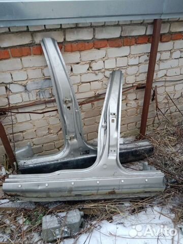 Средняя стойка кузова левая skoda yeti 1