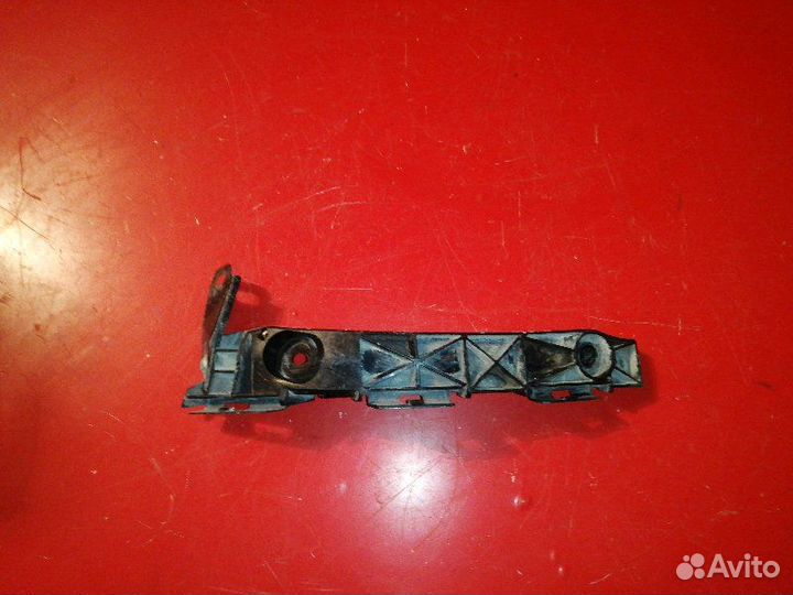 Кронштейн бампера задний левый Lexus Is 200
